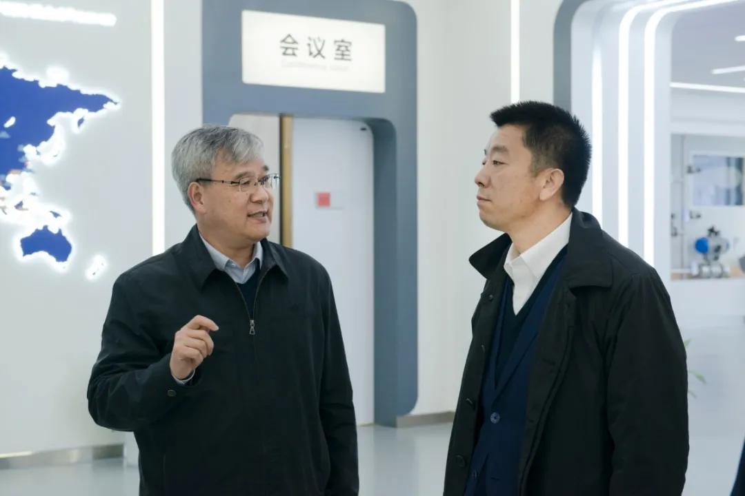 �Ϻ�֤ȯ�������ܾ����̽���һ������emc�ױ��ٷ���վ