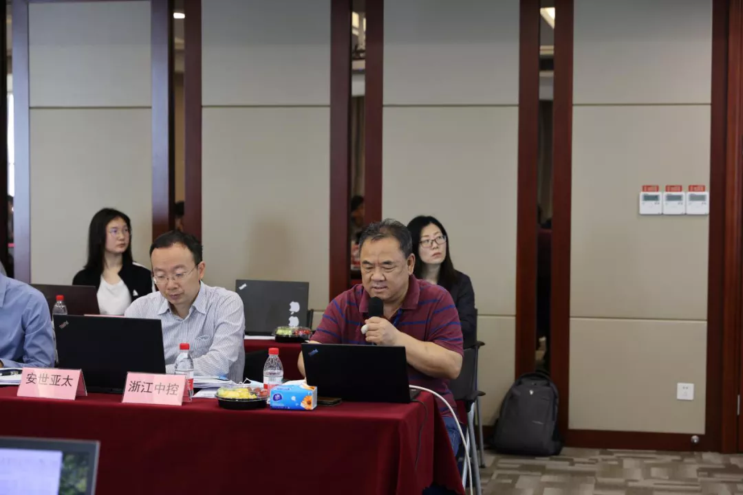 3����ҡ���ҵAPP����׼�����������emc�ױ��ٷ���վ�ɹ��ٿ�